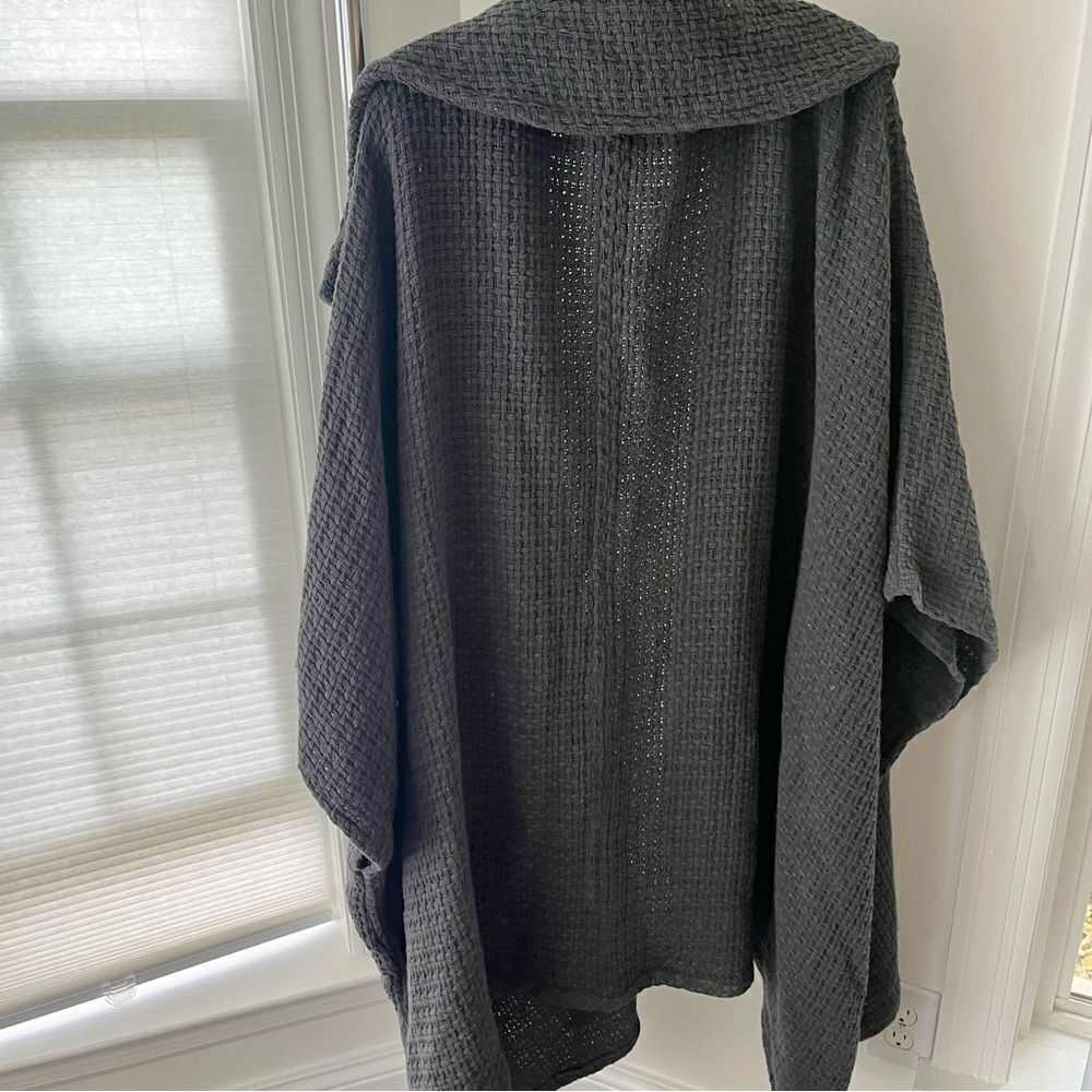 SAACHI Waffle Knit Topper Cape Scarf Cardigan Wrap in Dark Gray Cotton One Size - Picture 11 of 12